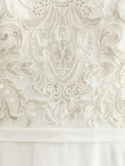 A Line/Princess Halter Neck Sleeveless Floor-Length Wedding Dress with Lace Embroidery